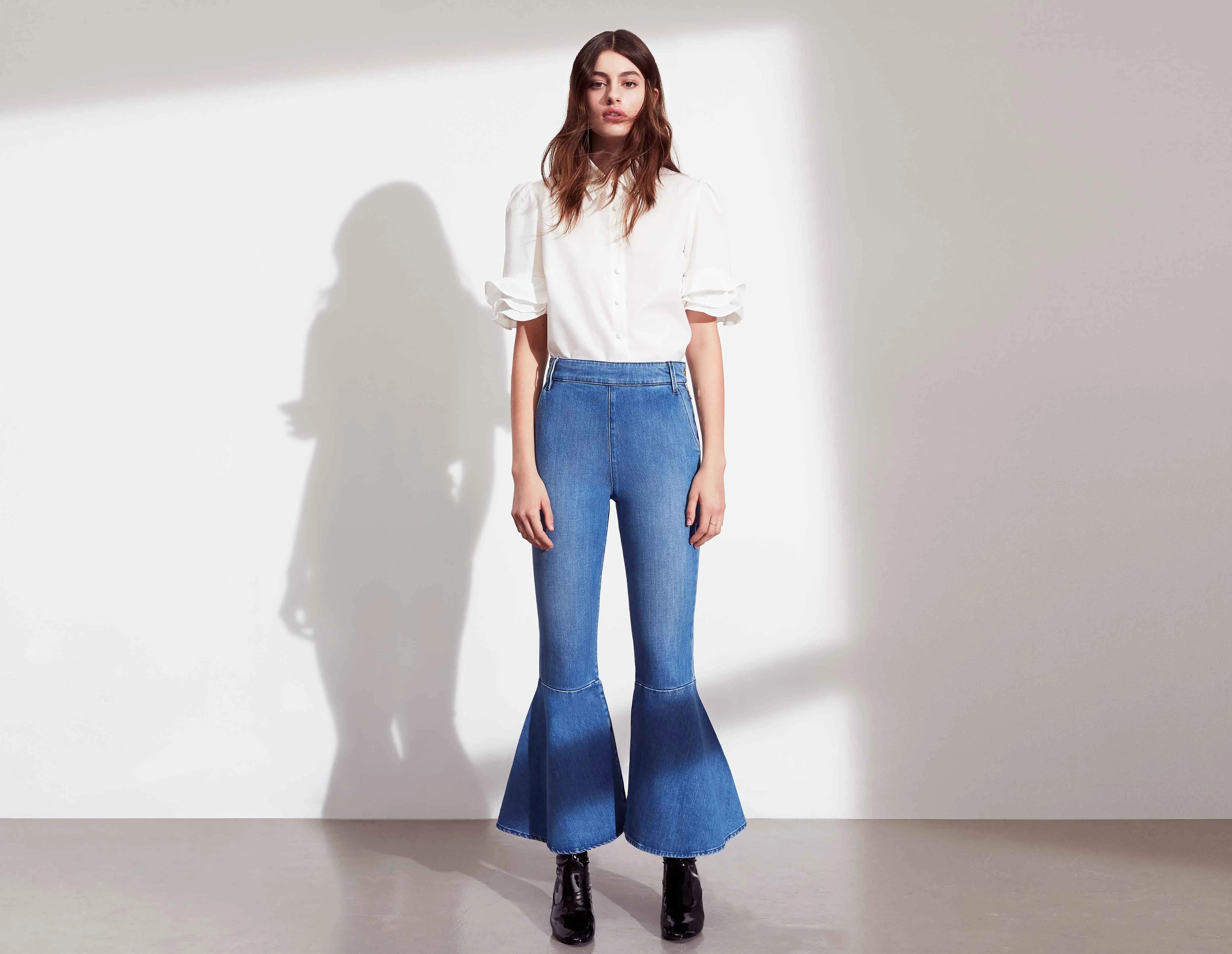 Ruffle Sleeve Top -- Blanc